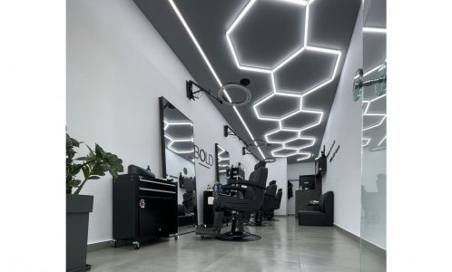 Εσωτερικό Bold men's hairdressing and grooming